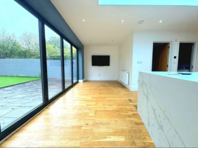 Anthracite aluminium bifold doors to garden, London extension