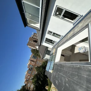 London extension with aluminium sliding doors and windows