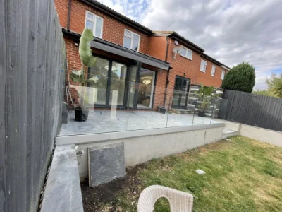 Frameless glass balustrade on London garden terrace