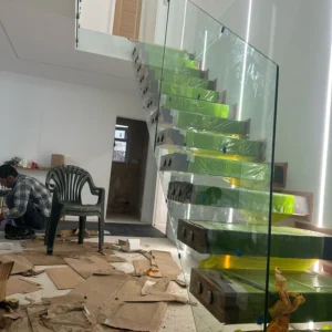 Frameless glass balustrade on London floating oak staircase
