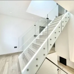 Frameless glass staircase balustrade, London