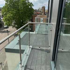 Frameless glass balustrade on rooftop balcony, London