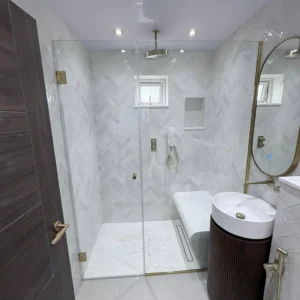 Frameless glass shower screen, London bathroom